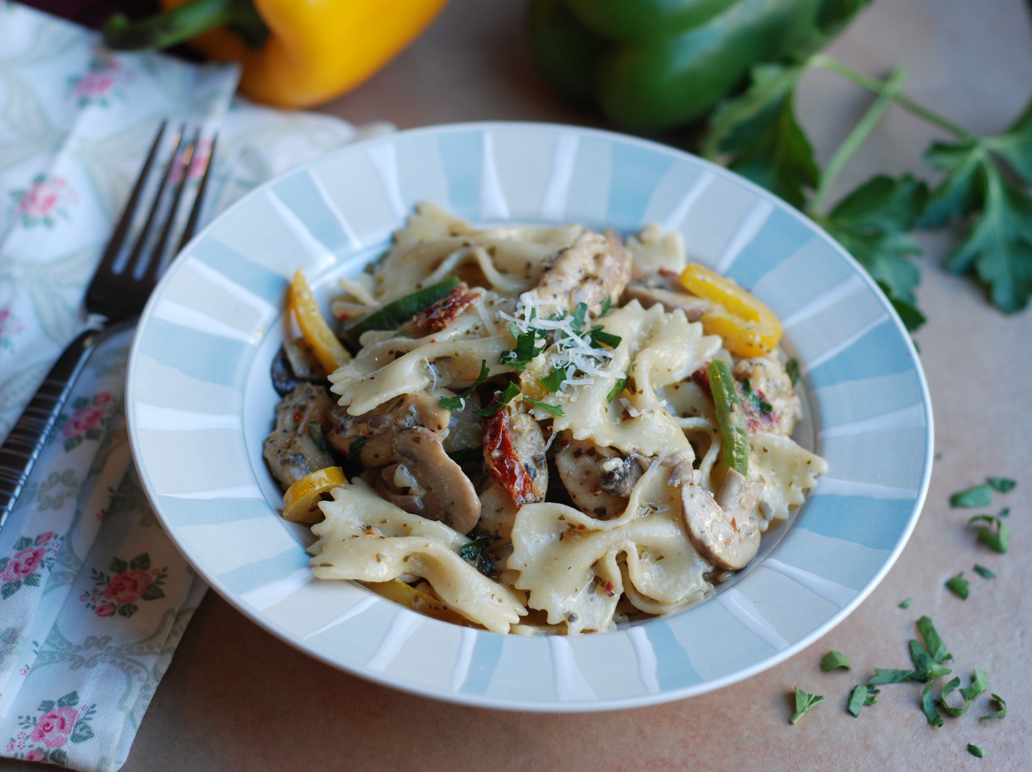 chicken-and-vegetables-in-a-creamy-pesto-sauce