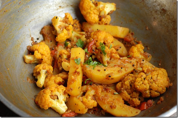 Achaari Aloo Gobi